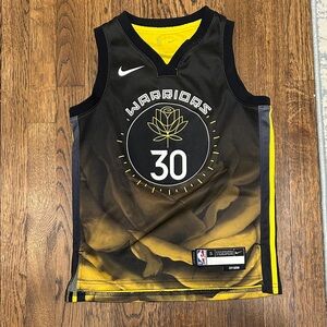 Authentic warrior’s #30 Curry Jersey Black and Gold Basketball Jersey size small
